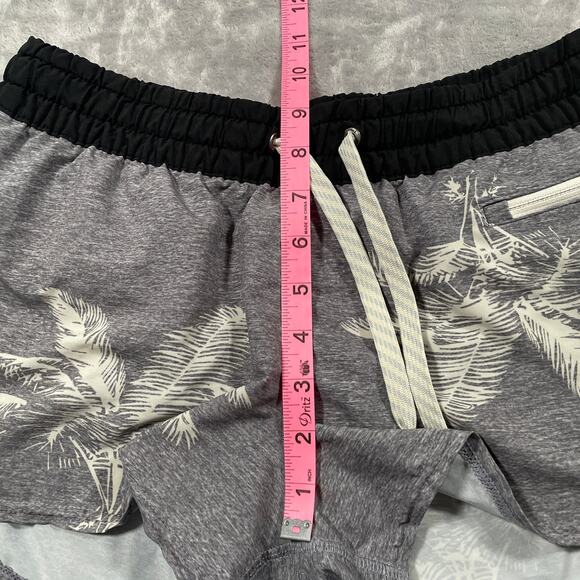 Vuori Clementine Shorts Small Grey Lined Palm Trees Activewear Running Workout - Picture 9 of 11
